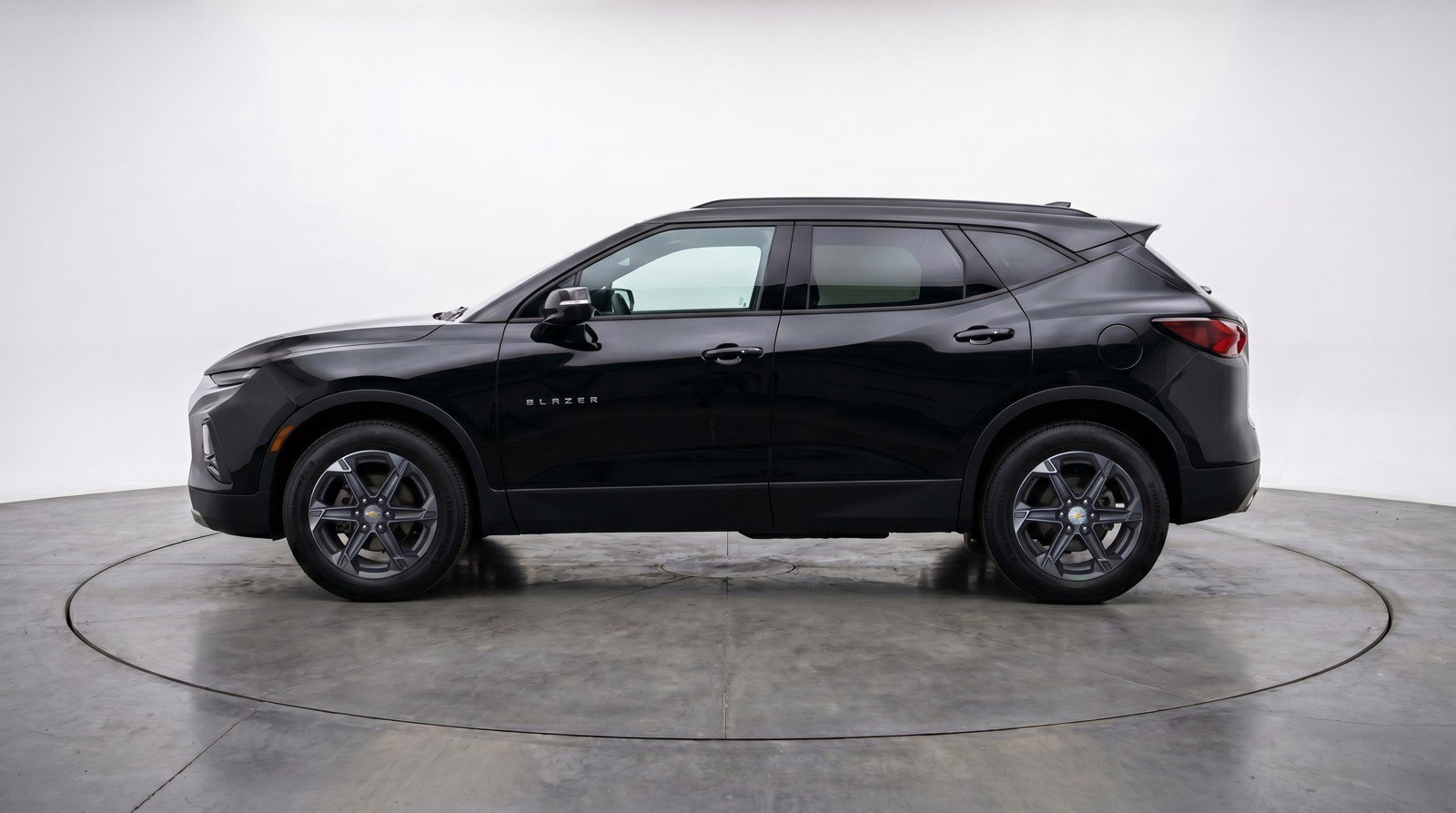 Used 2025 Chevrolet Blazer LT FWD image 5