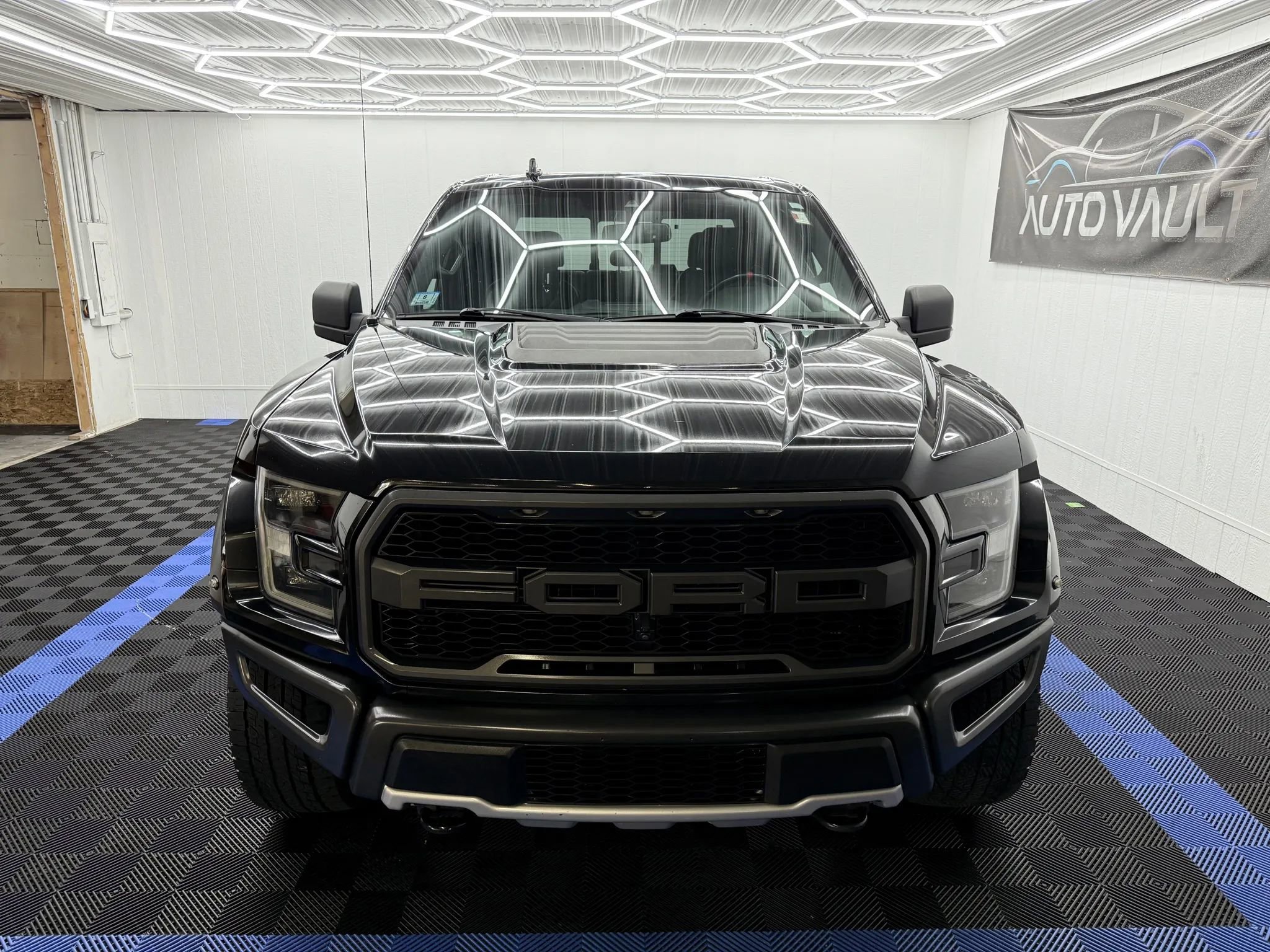 Used 2019 Ford F150 Raptor w/ Equipment Group 801A Mid image 6