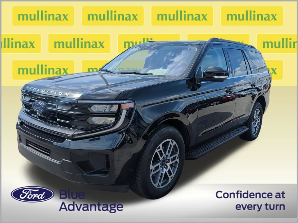 Used 2025 Ford Expedition Active RWD image 2