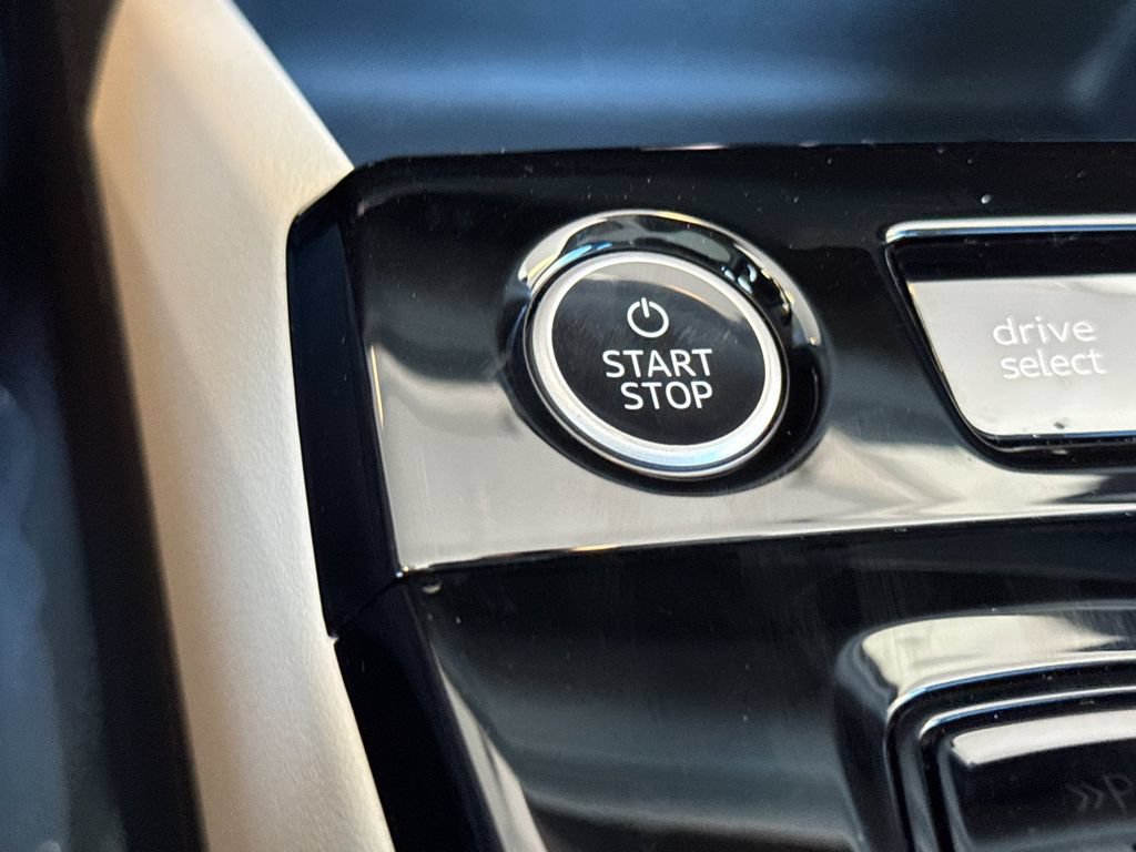 Used 2025 Audi A6 e-tron Premium RWD image 29