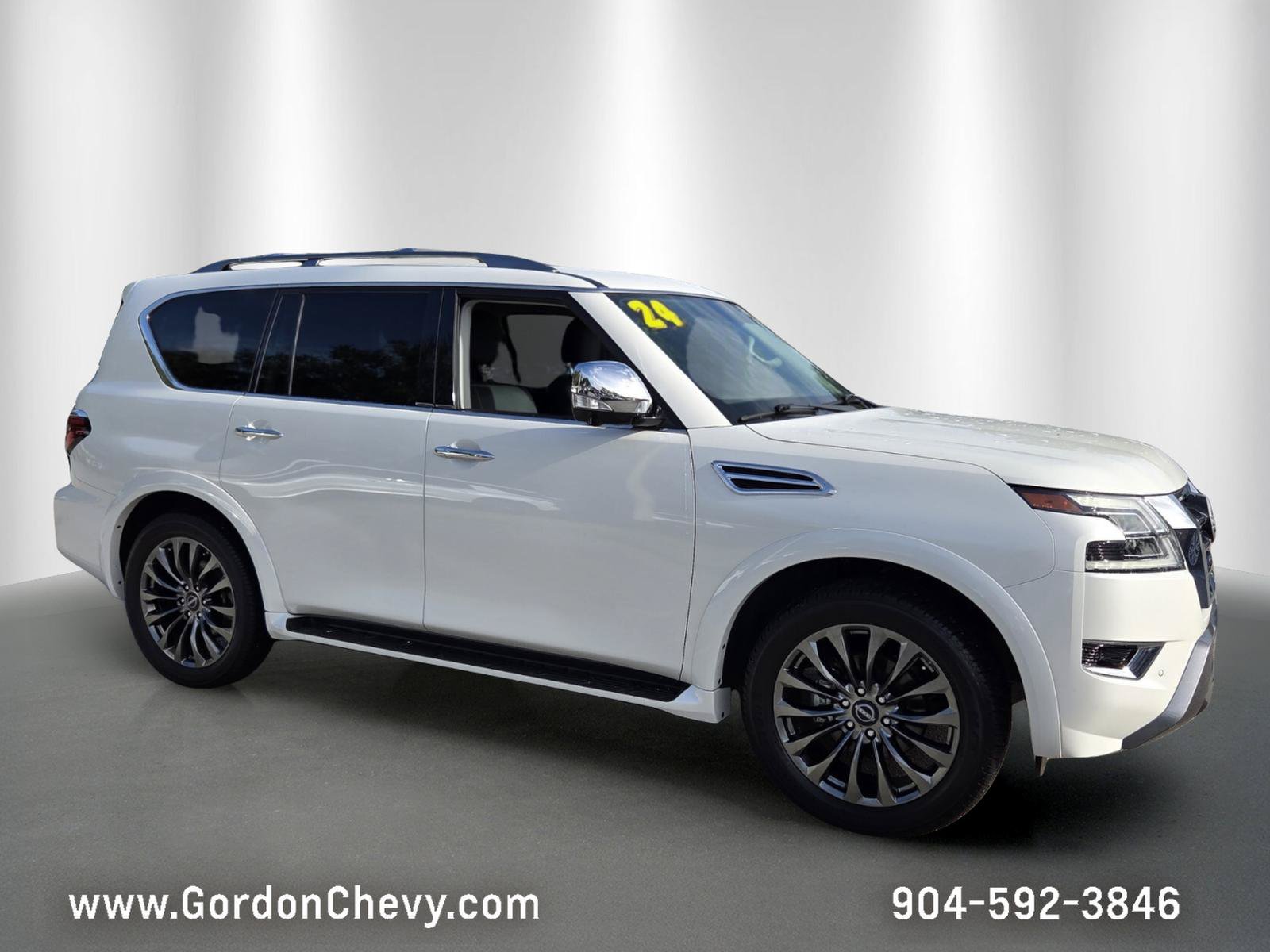 Used 2024 Nissan Armada Platinum w/ Captain's Chairs Package RWD image 8