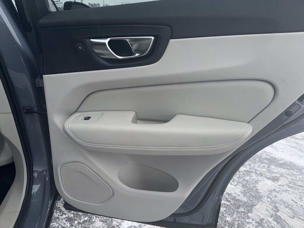 Certified 2023 Volvo XC60 B5 Plus w/ Climate Package image 15
