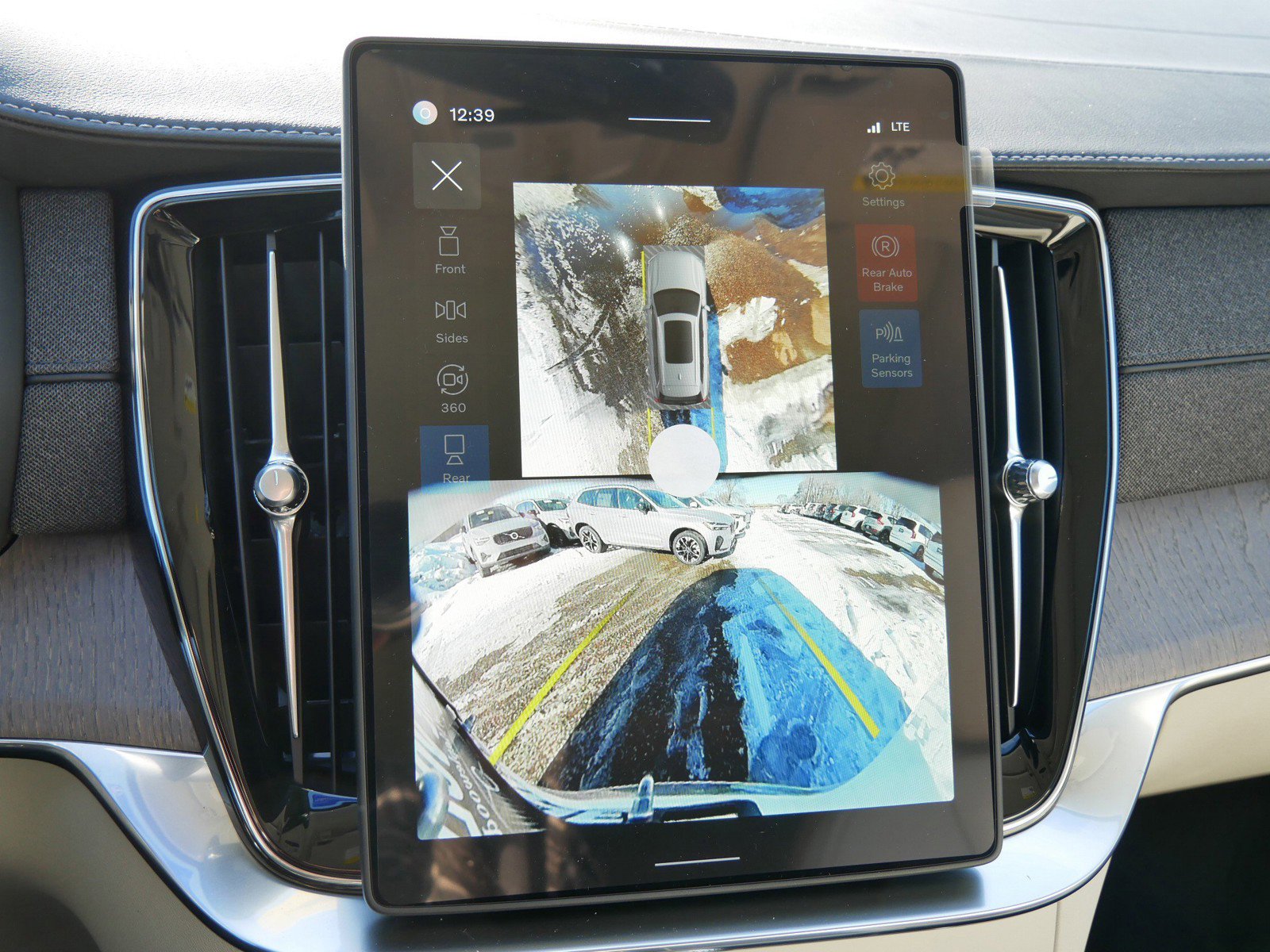 New 2026 Volvo XC60 T8 Plus w/ Climate Package image 20