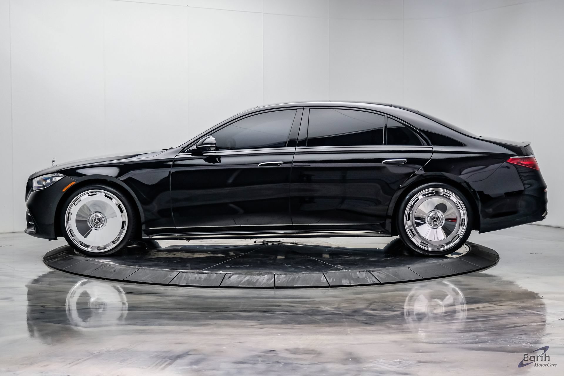 Used 2024 Mercedes-Benz S 580 4MATIC Sedan w/ AMG Line image 7