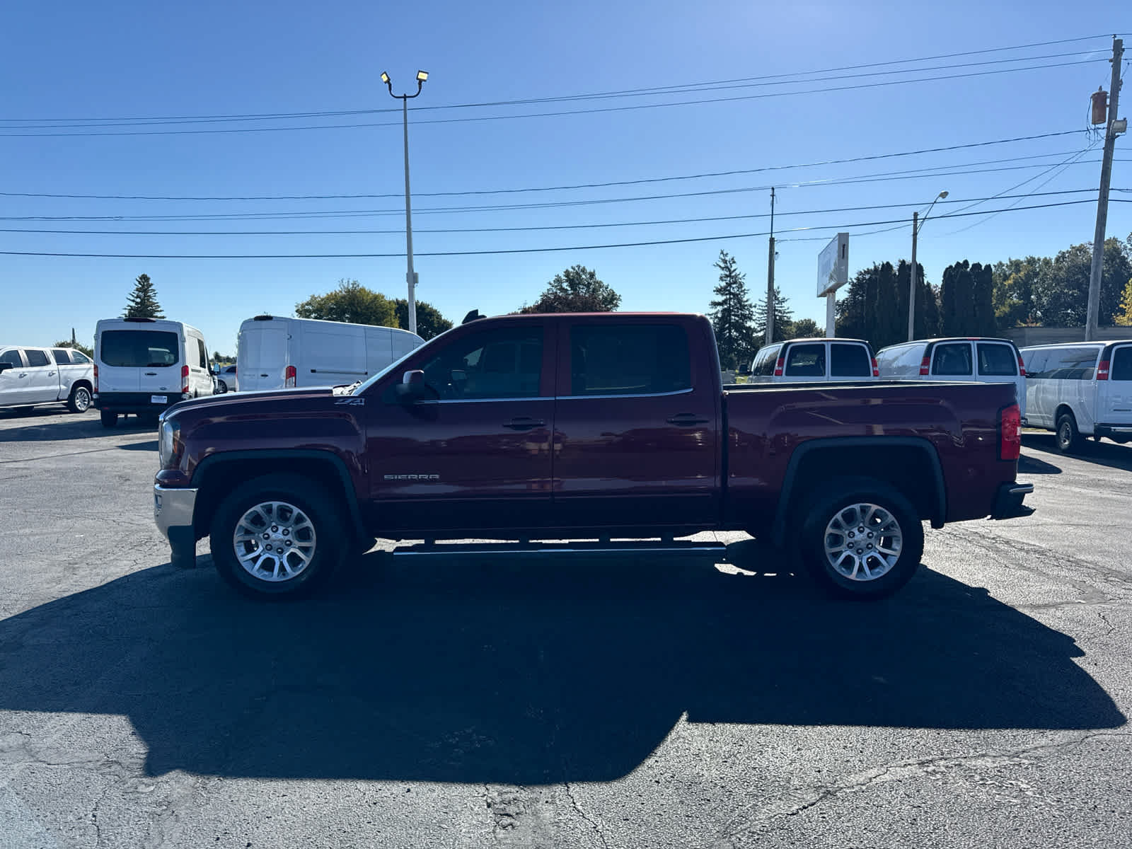 Used 2017 GMC Sierra 1500 SLE w/ SLE Value Package AWD/4WD image 2