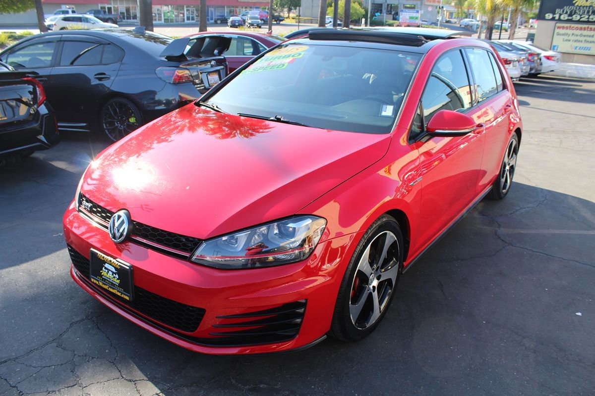 Used 2015 Volkswagen GTI SE FWD image 4