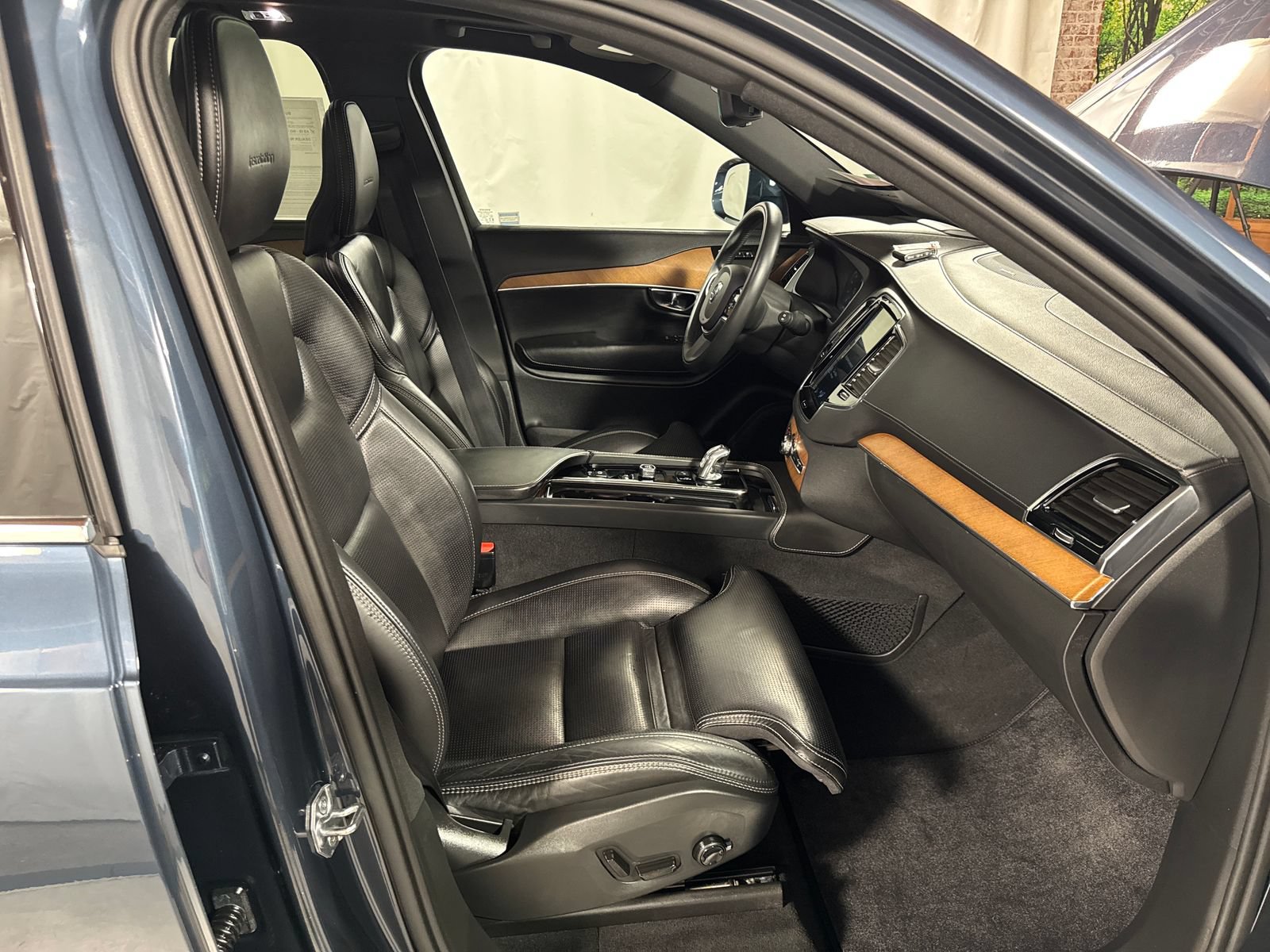 Used 2019 Volvo XC90 T8 Inscription w/ Advanced Package AWD/4WD image 29