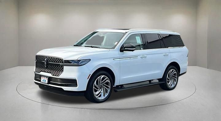 New 2026 Lincoln Navigator L Reserve image 2