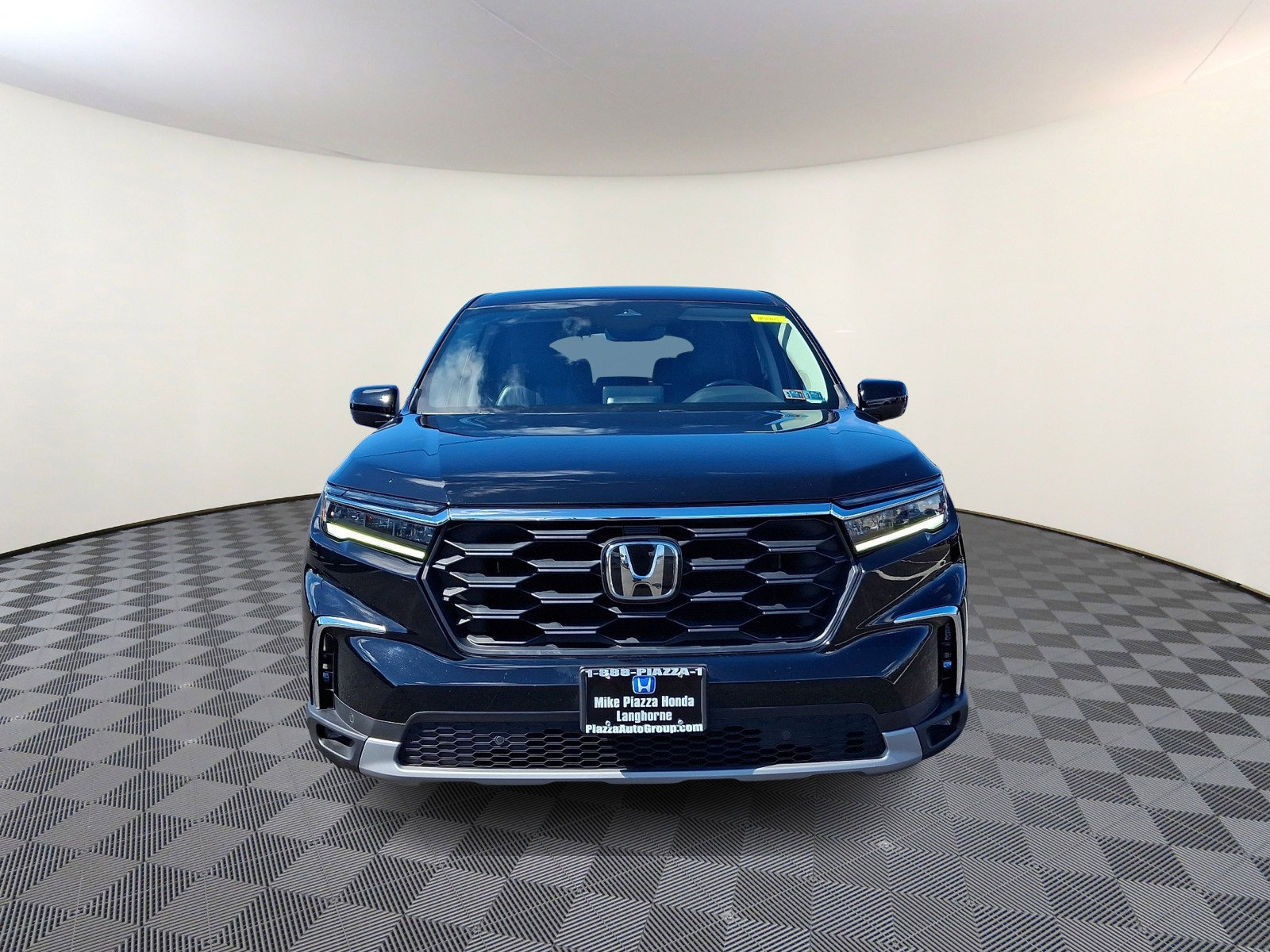 Used 2025 Honda Pilot EX-L image 2