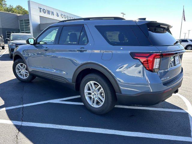 New 2027 Ford Explorer Active RWD image 10