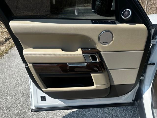 Used 2017 Land Rover Range Rover Supercharged AWD/4WD image 12