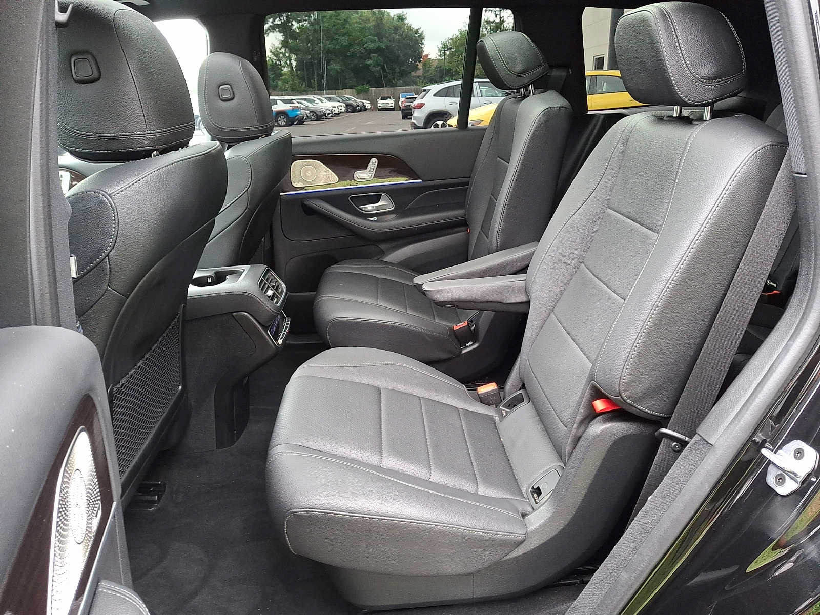 Used 2025 Mercedes-Benz GLS 450 4MATIC image 8