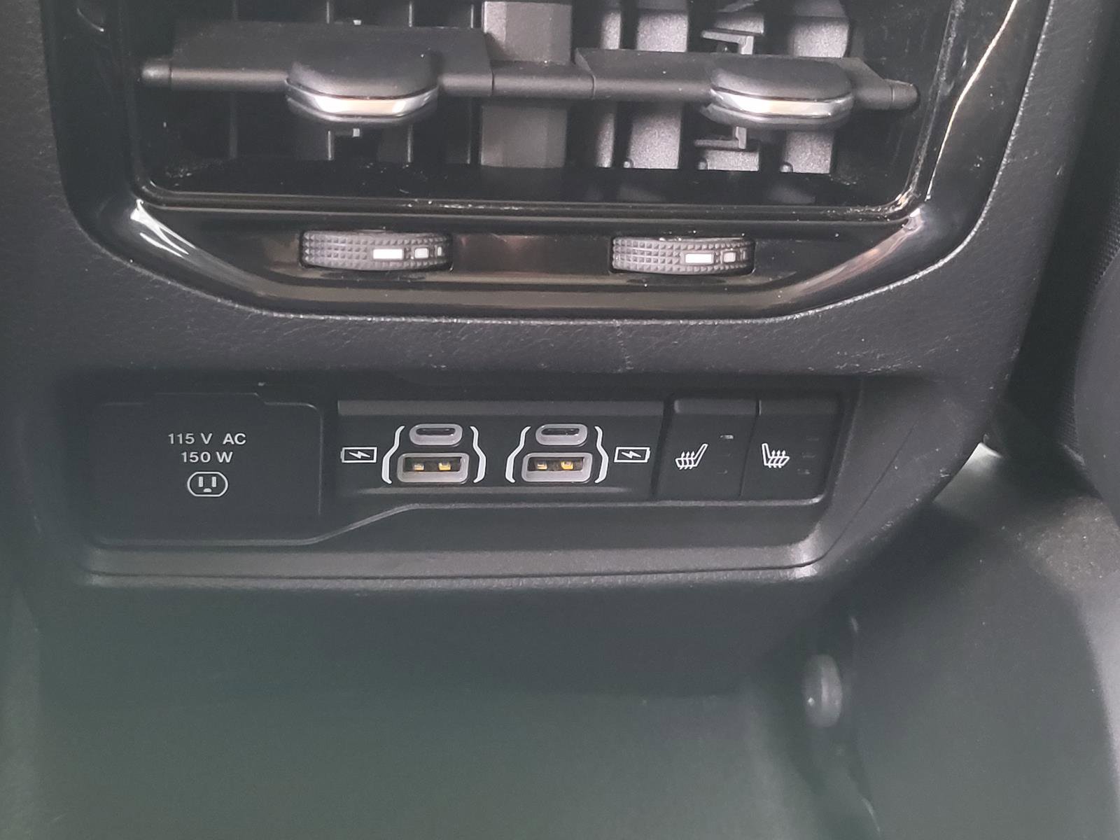 Used 2023 Jeep Grand Cherokee Limited image 29