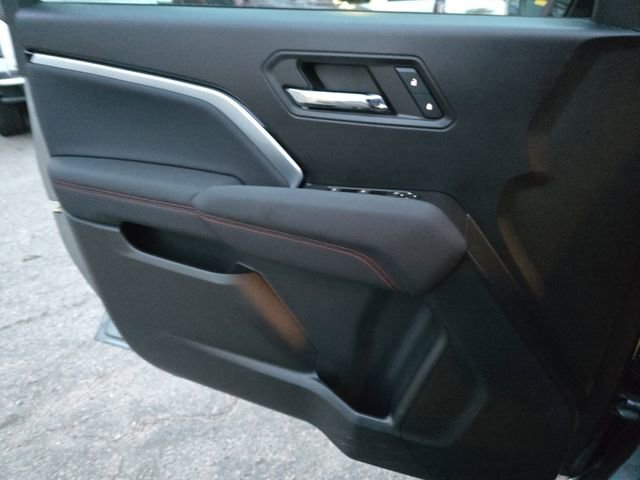 Used 2024 Chevrolet Colorado Z71 w/ Z71 Convenience Package 2 image 23