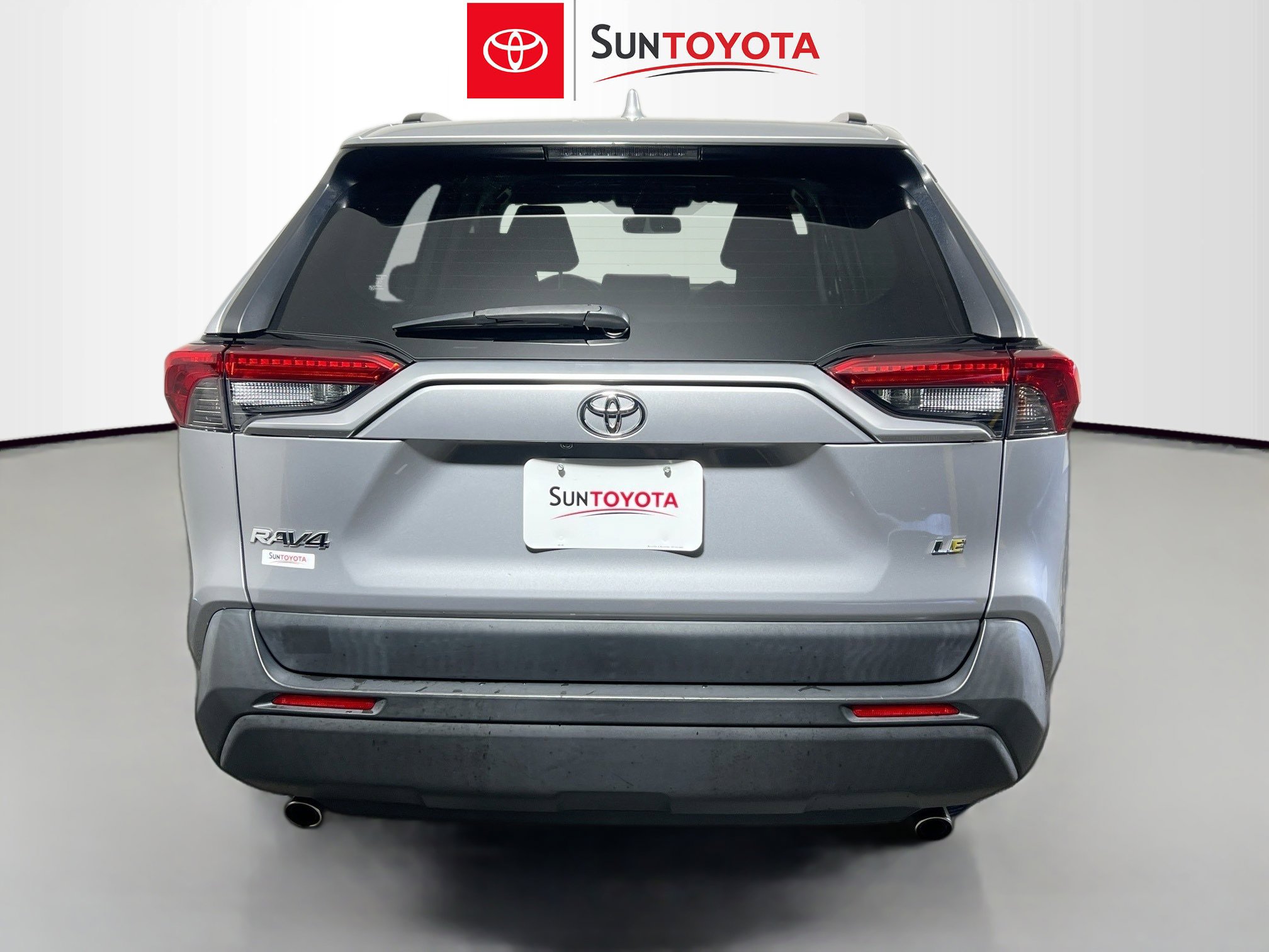 Used 2020 Toyota RAV4 LE image 5