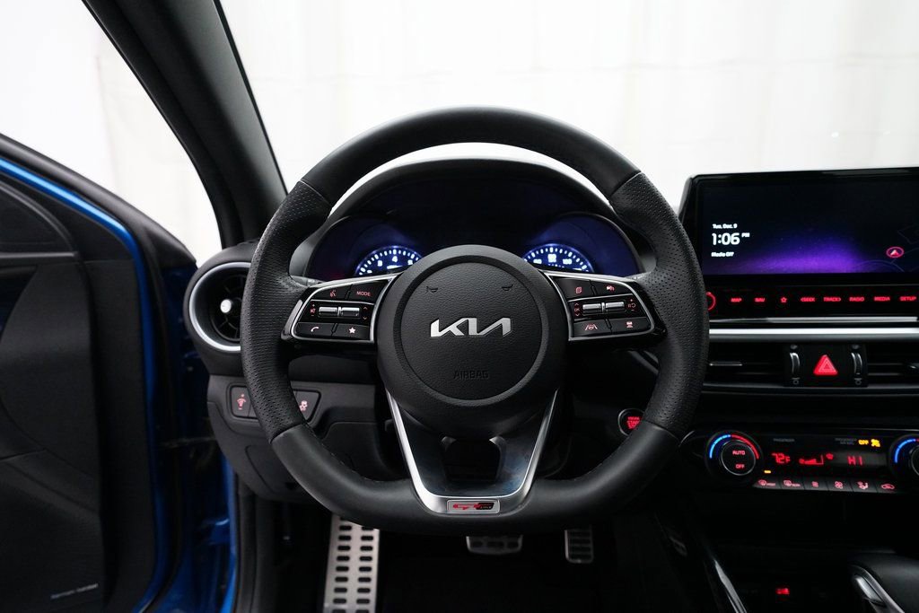 Used 2024 Kia Forte GT-Line w/ GT-Line Premium Package image 4