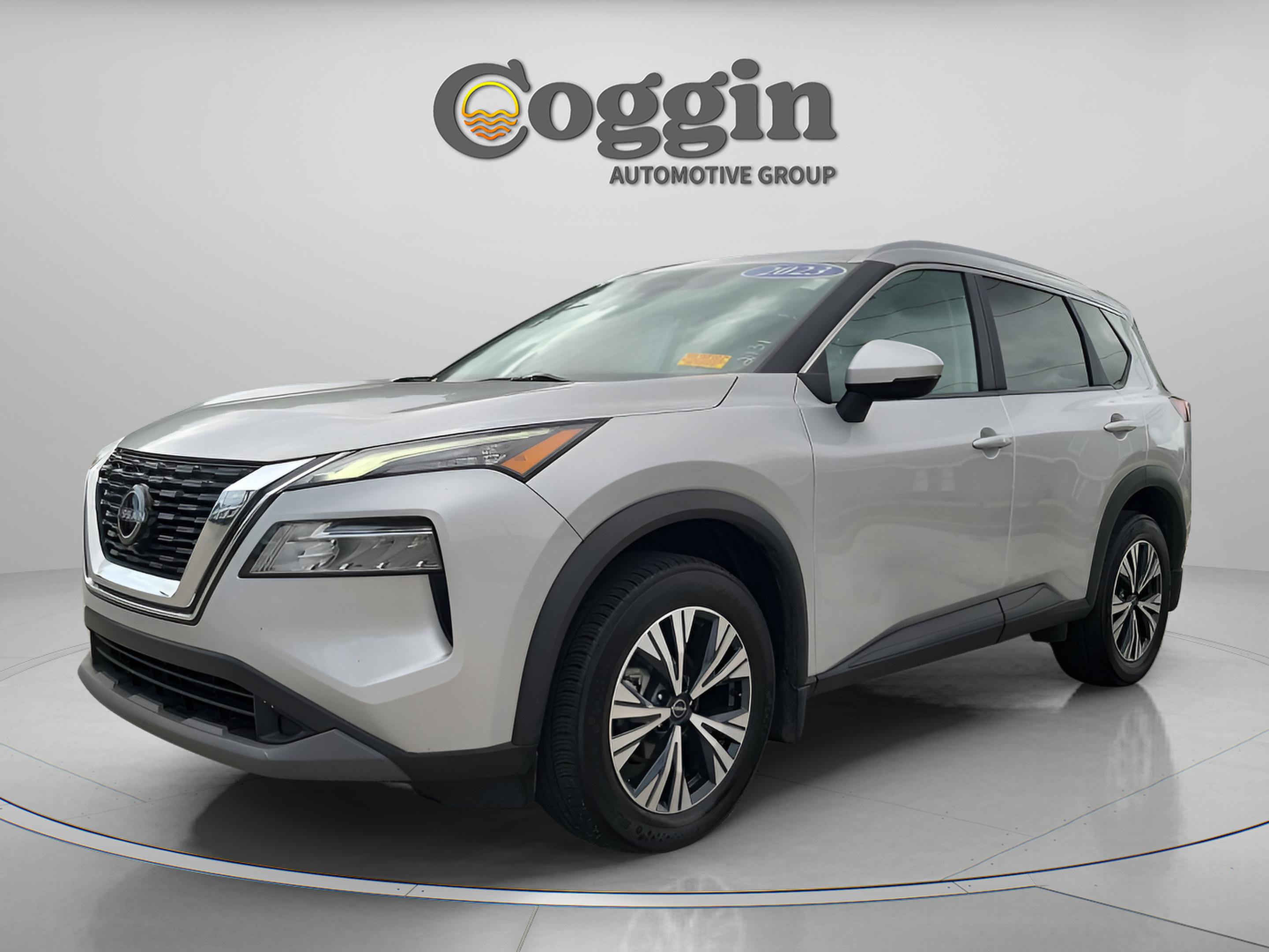 Used 2023 Nissan Rogue SV w/ SV Premium Package AWD/4WD image 2