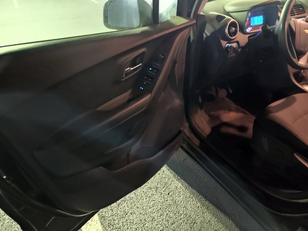 Used 2015 Chevrolet Trax LS AWD/4WD image 7
