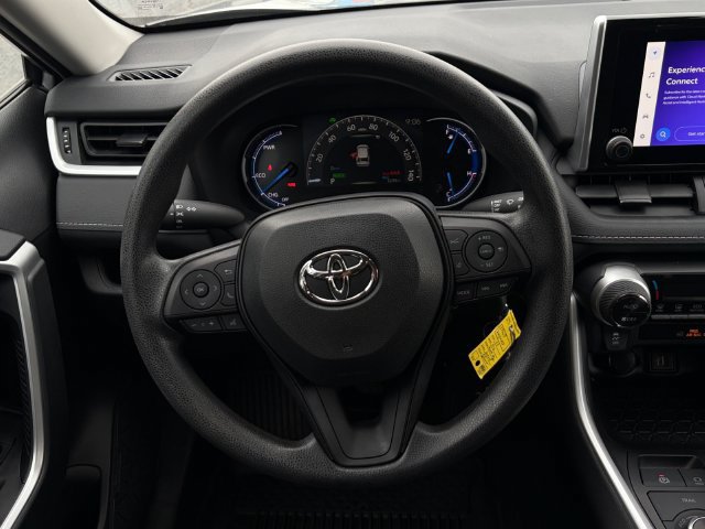 Used 2024 Toyota RAV4 LE AWD/4WD image 9