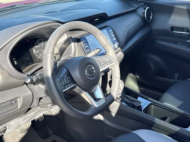 Used 2021 Nissan Kicks SR w/ SR Premium Package FWD image 2