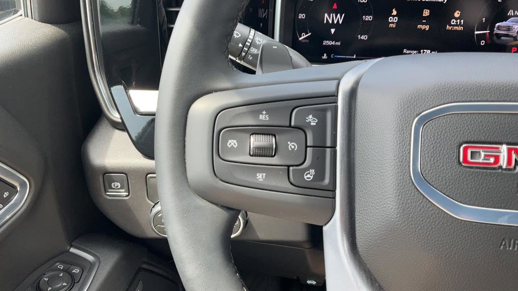 Used 2026 GMC Sierra 1500 SLT RWD image 33