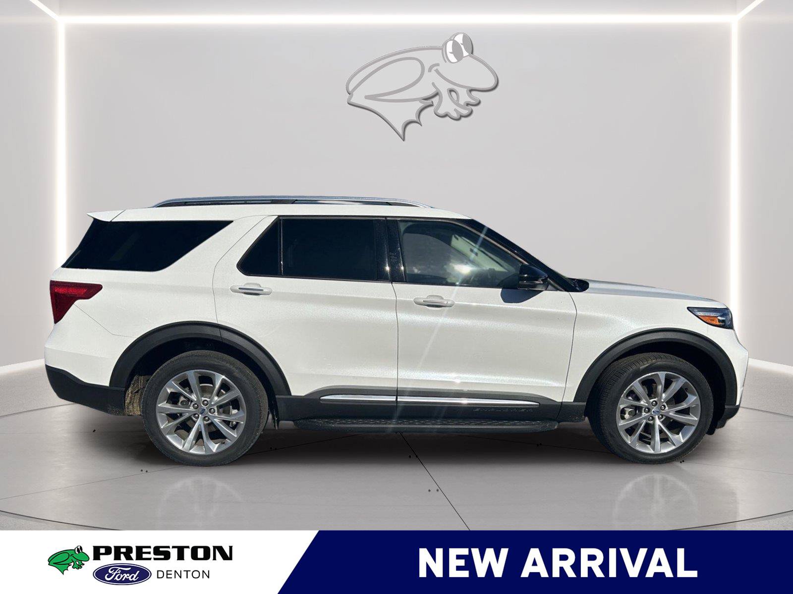 Used 2023 Ford Explorer Platinum w/ Technology Package AWD/4WD image 5