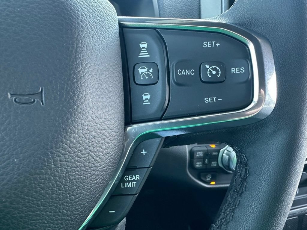 Used 2025 RAM 1500 Laramie AWD/4WD image 30