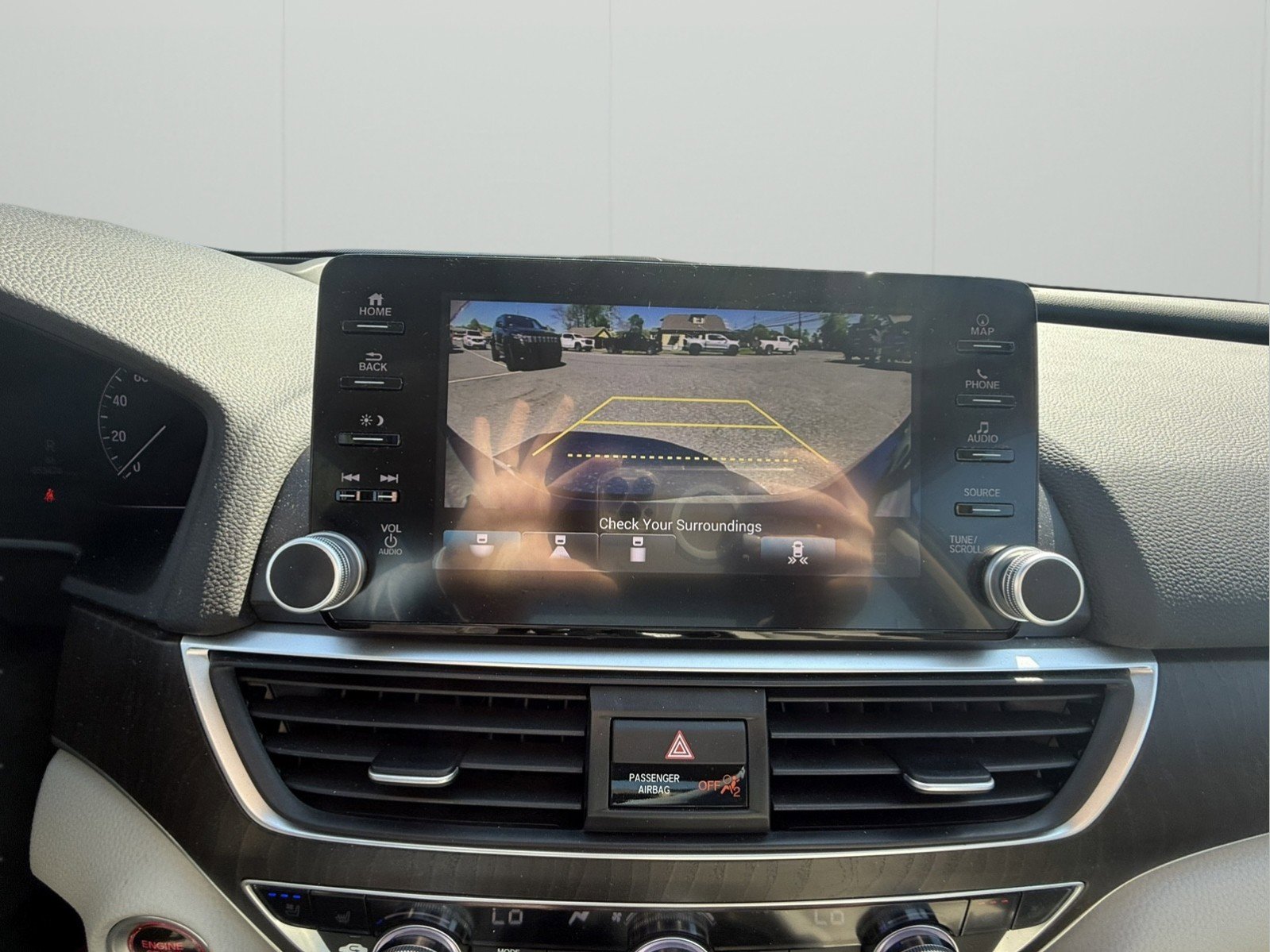 Used 2018 Honda Accord Touring image 17