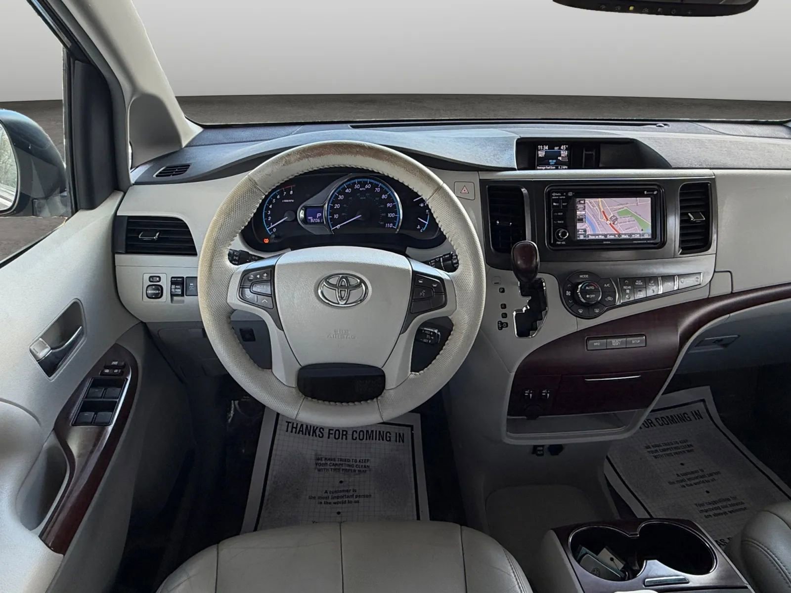 Used 2013 Toyota Sienna XLE image 26