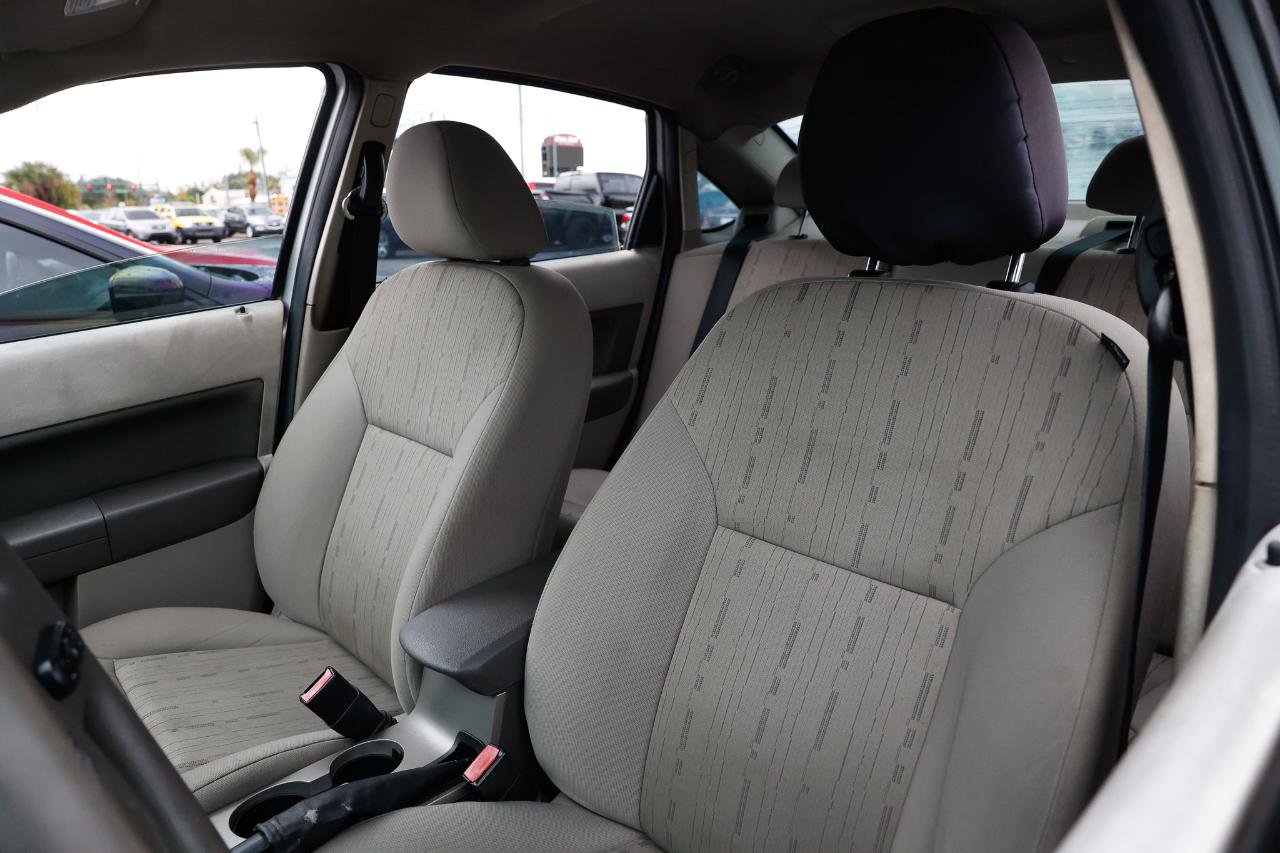 Used 2010 Ford Focus SE image 6