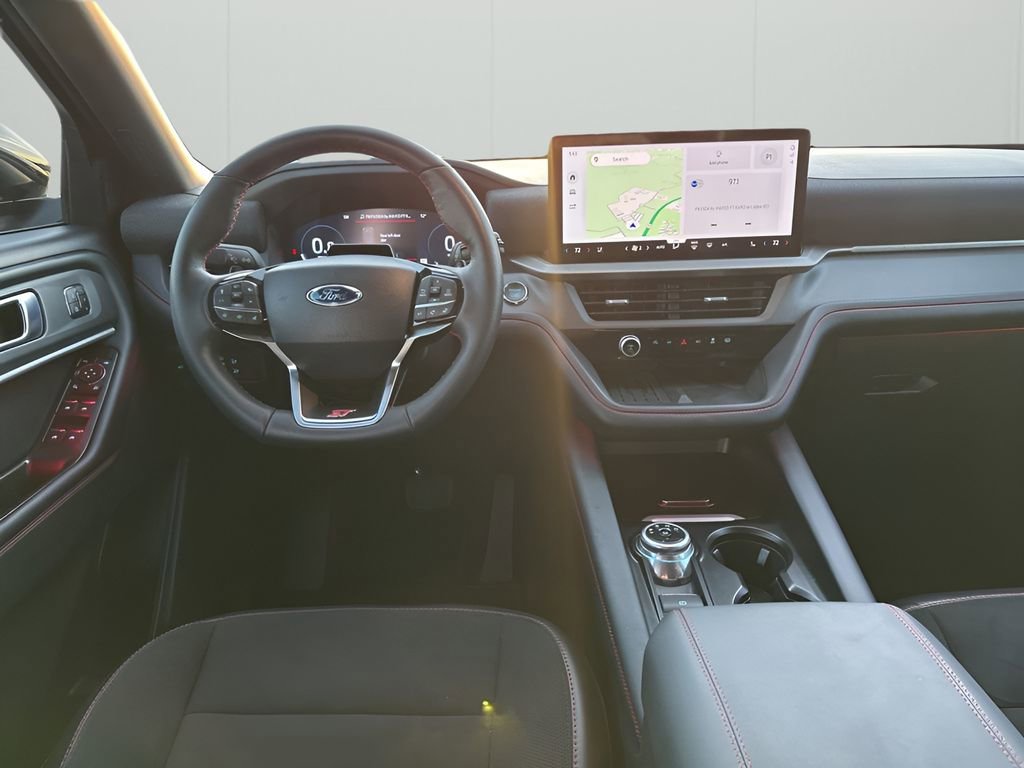 Used 2025 Ford Explorer ST image 23