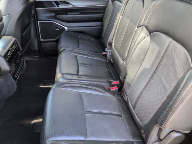 Used 2024 Jeep Wagoneer Series II AWD/4WD image 18