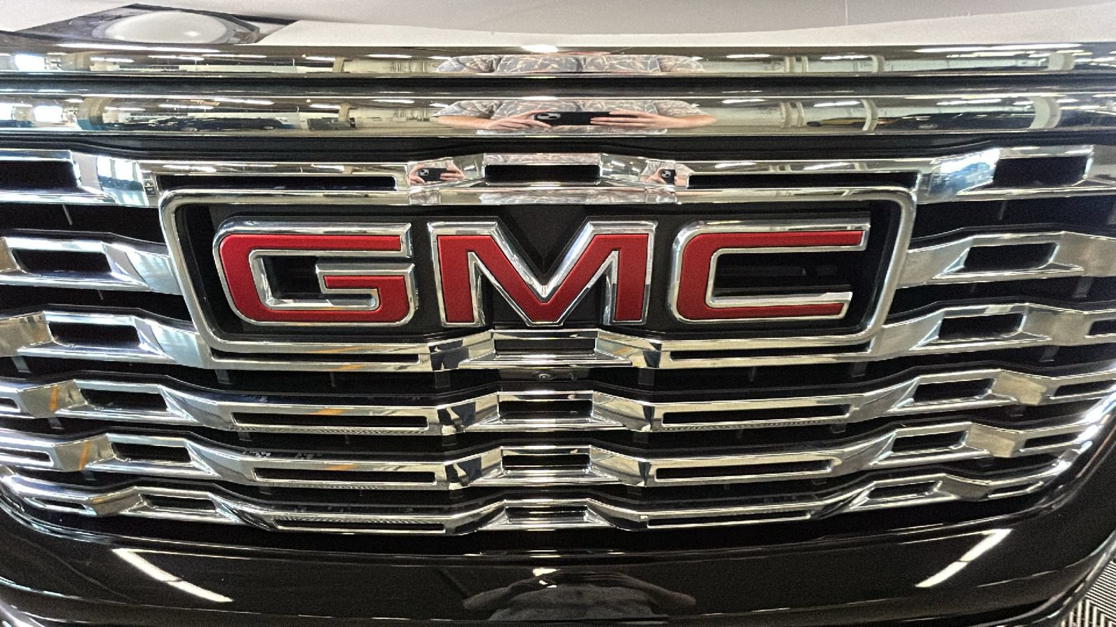 Used 2024 GMC Sierra 1500 Denali w/ Denali Reserve Package AWD/4WD image 10