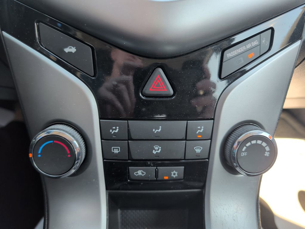 Used 2015 Chevrolet Cruze LT image 15