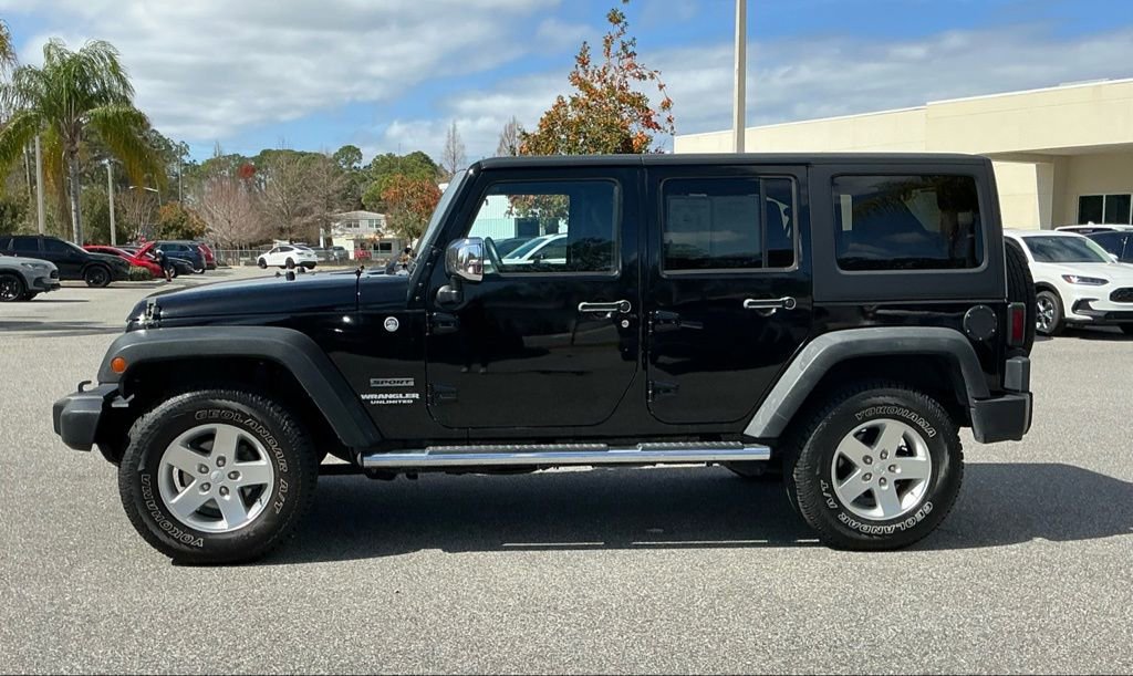Used 2013 Jeep Wrangler Unlimited Sport image 3