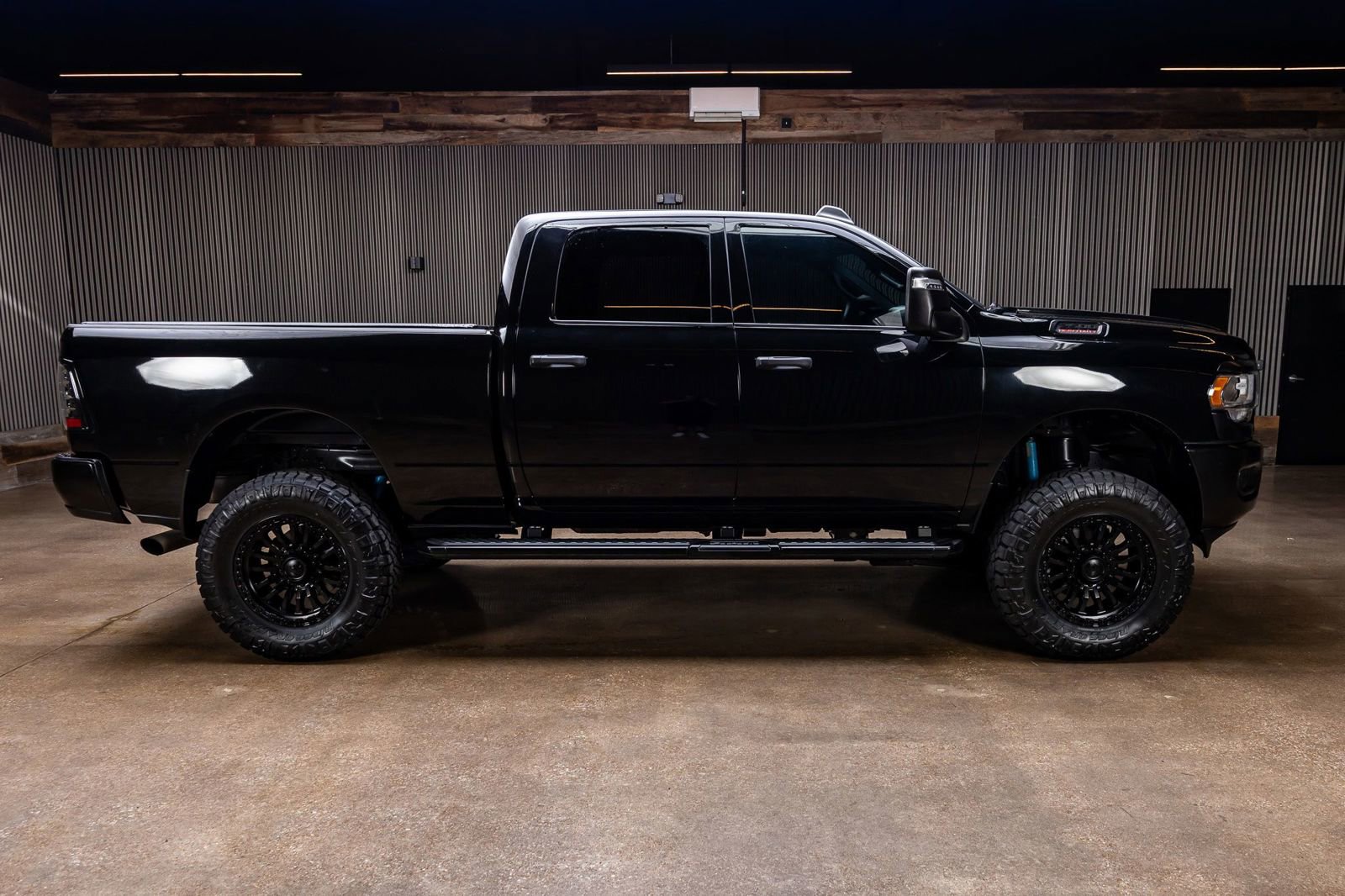 Used 2024 RAM 2500 Big Horn w/ Off Road Package AWD/4WD image 11