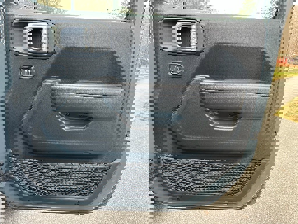 Used 2024 Jeep Wrangler Unlimited Rubicon w/ XTREMEE 35" Tire Package image 29