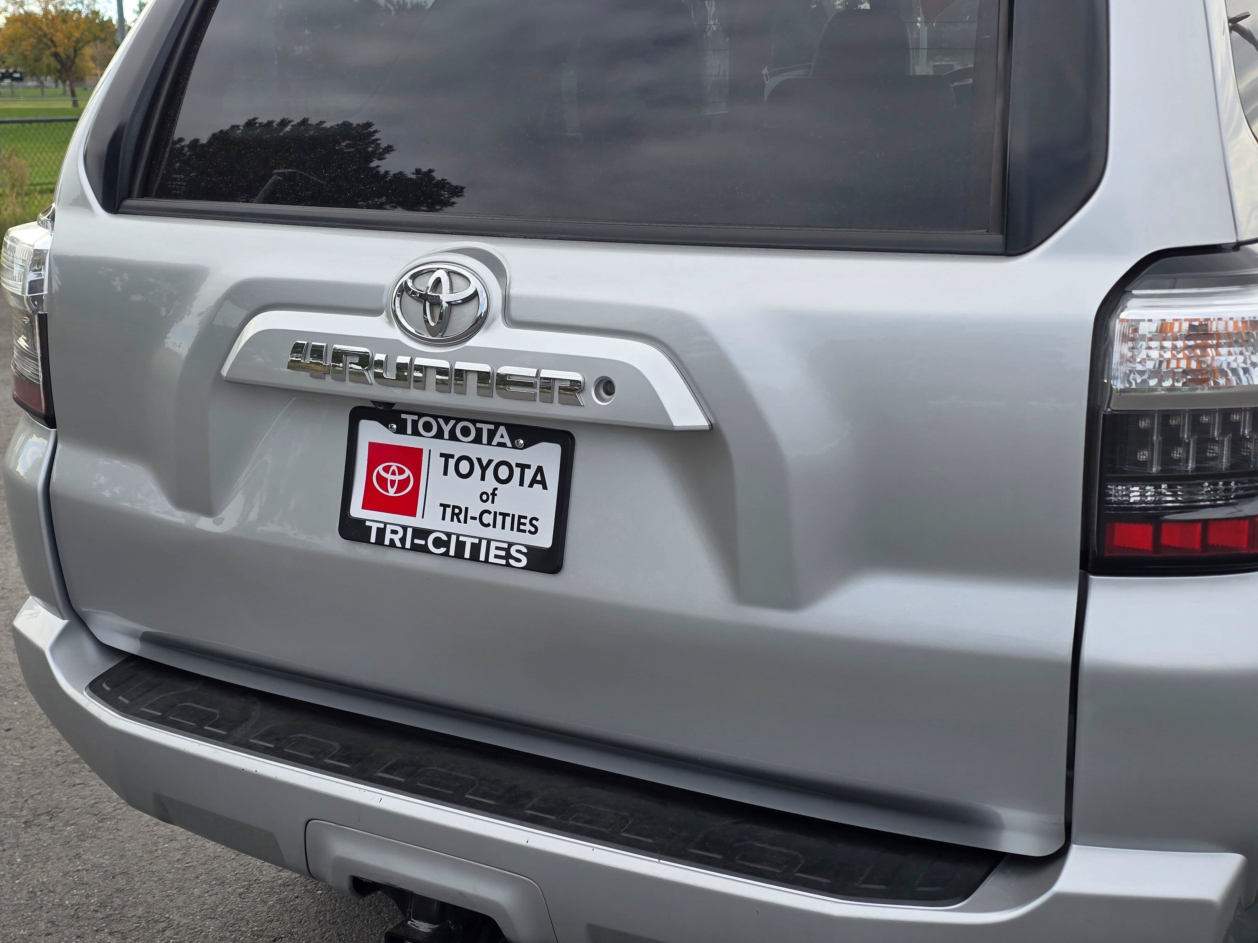Used 2018 Toyota 4Runner SR5 Premium AWD/4WD image 13