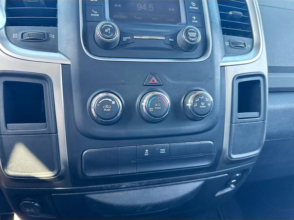 Used 2013 RAM 1500 Classic SLT w/ Premium Display Pkg RWD image 25