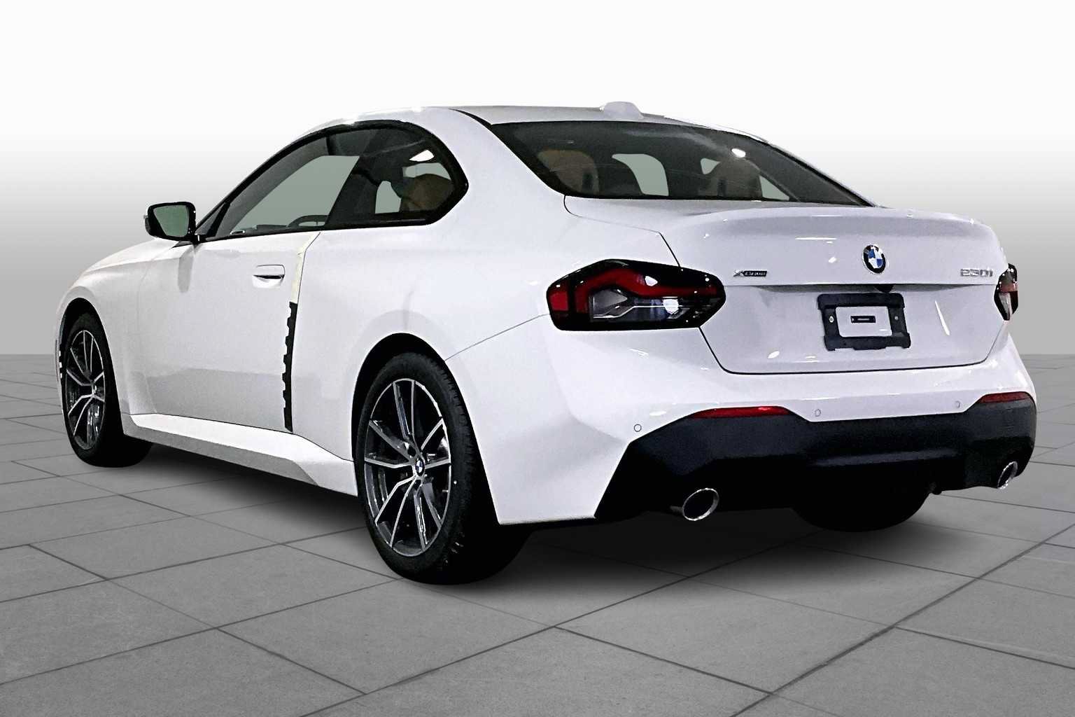 New 2025 BMW 230i xDrive Coupe w/ Convenience Package AWD/4WD image 3
