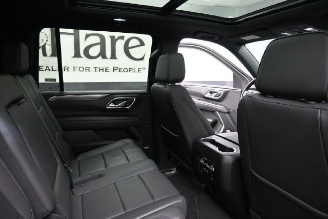 Used 2024 Chevrolet Suburban RST w/ Luxury Package AWD/4WD image 32