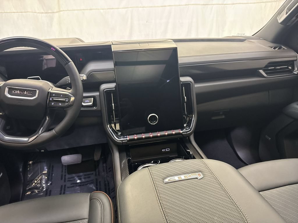 Used 2025 GMC Yukon AT4 w/ AT4 Premium Plus Package AWD/4WD image 15
