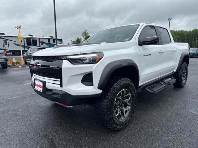 Used 2024 Chevrolet Colorado ZR2 w/ Technology Package AWD/4WD image 16