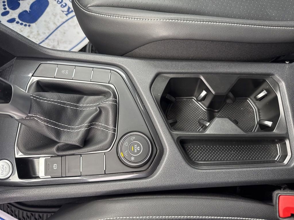 Used 2022 Volkswagen Tiguan SE w/ Panoramic Sunroof Package image 20