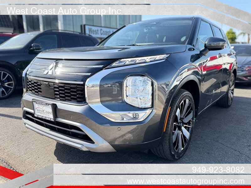 Used 2025 Mitsubishi Outlander SE