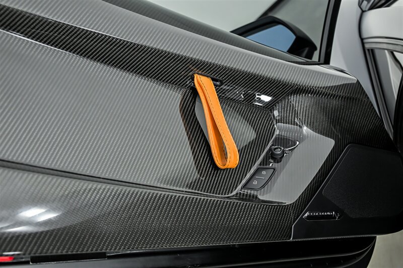 Used 2019 Lamborghini Aventador SVJ AWD/4WD image 19