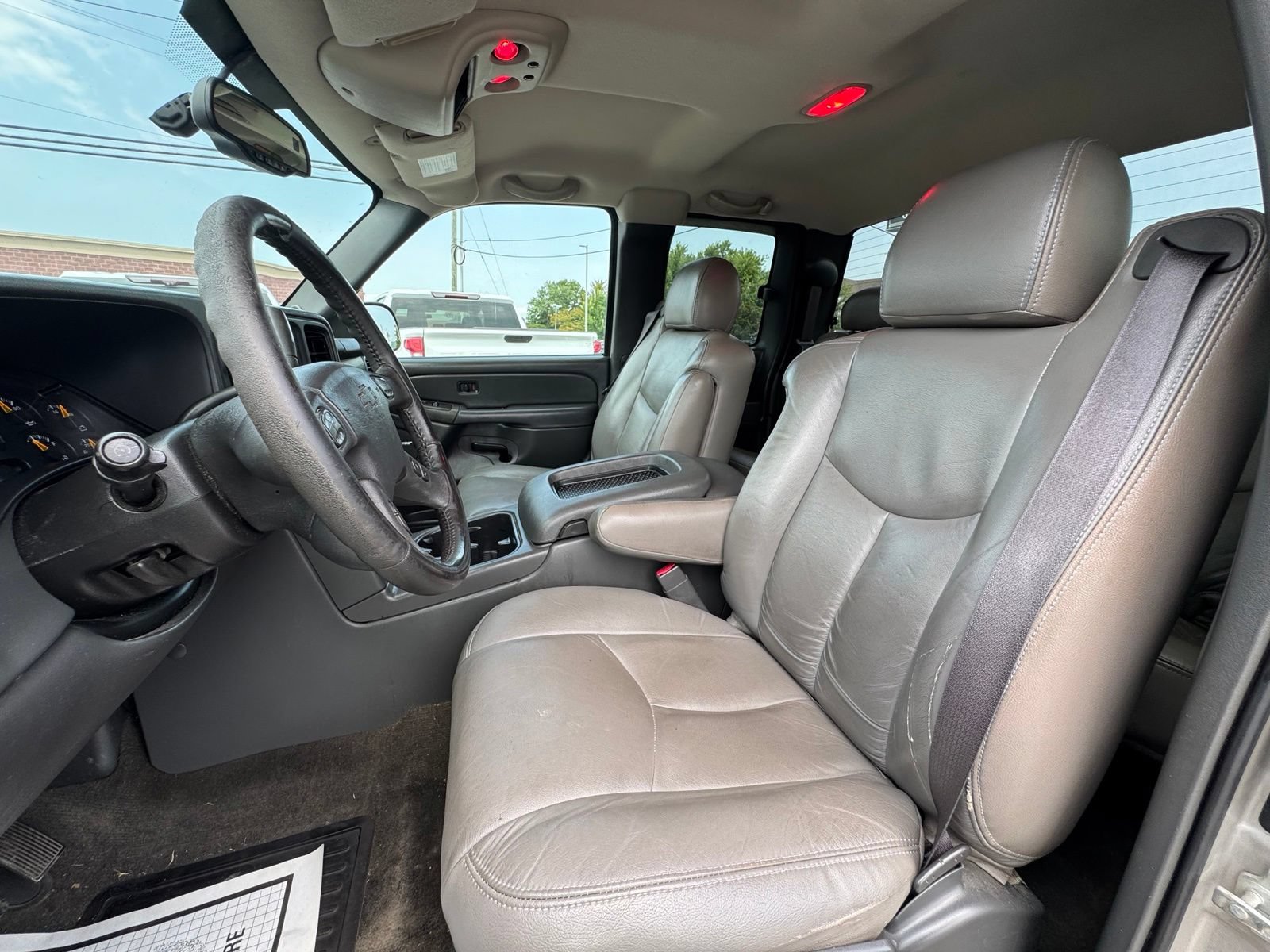 Used 2006 Chevrolet Silverado 1500 LT w/ Onstar Plus Package RWD image 10