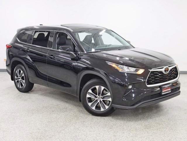 Used 2020 Toyota Highlander XLE AWD/4WD image 7