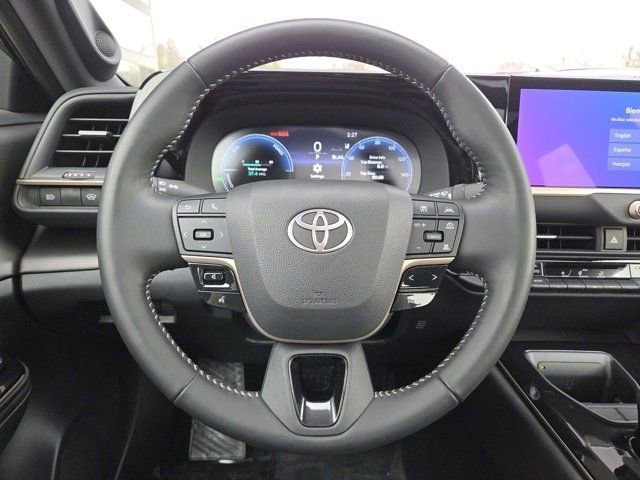 Used 2025 Toyota Crown XLE image 32