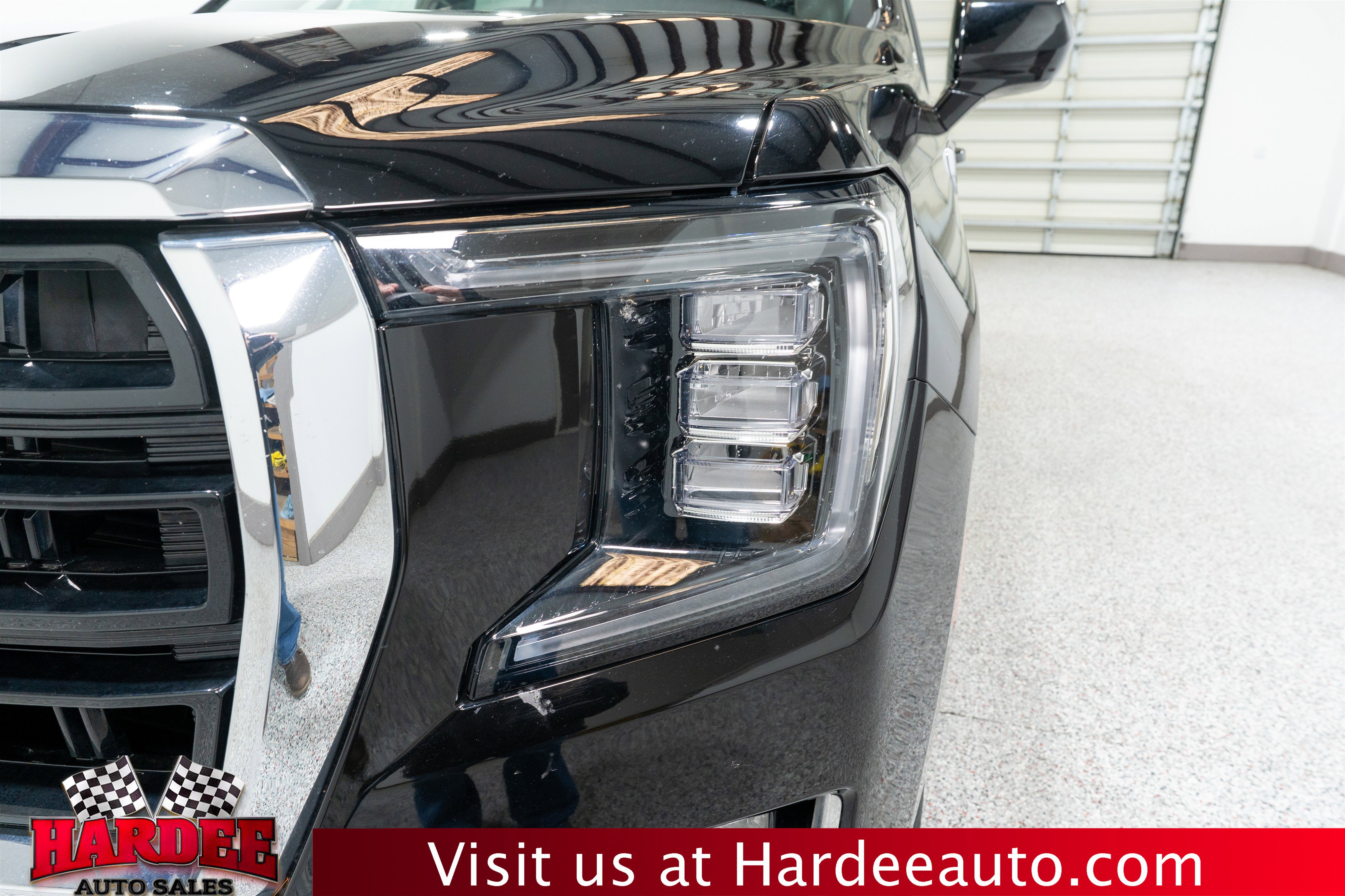 Used 2023 GMC Yukon SLE w/ Gmc Pro Safety Plus Package image 8